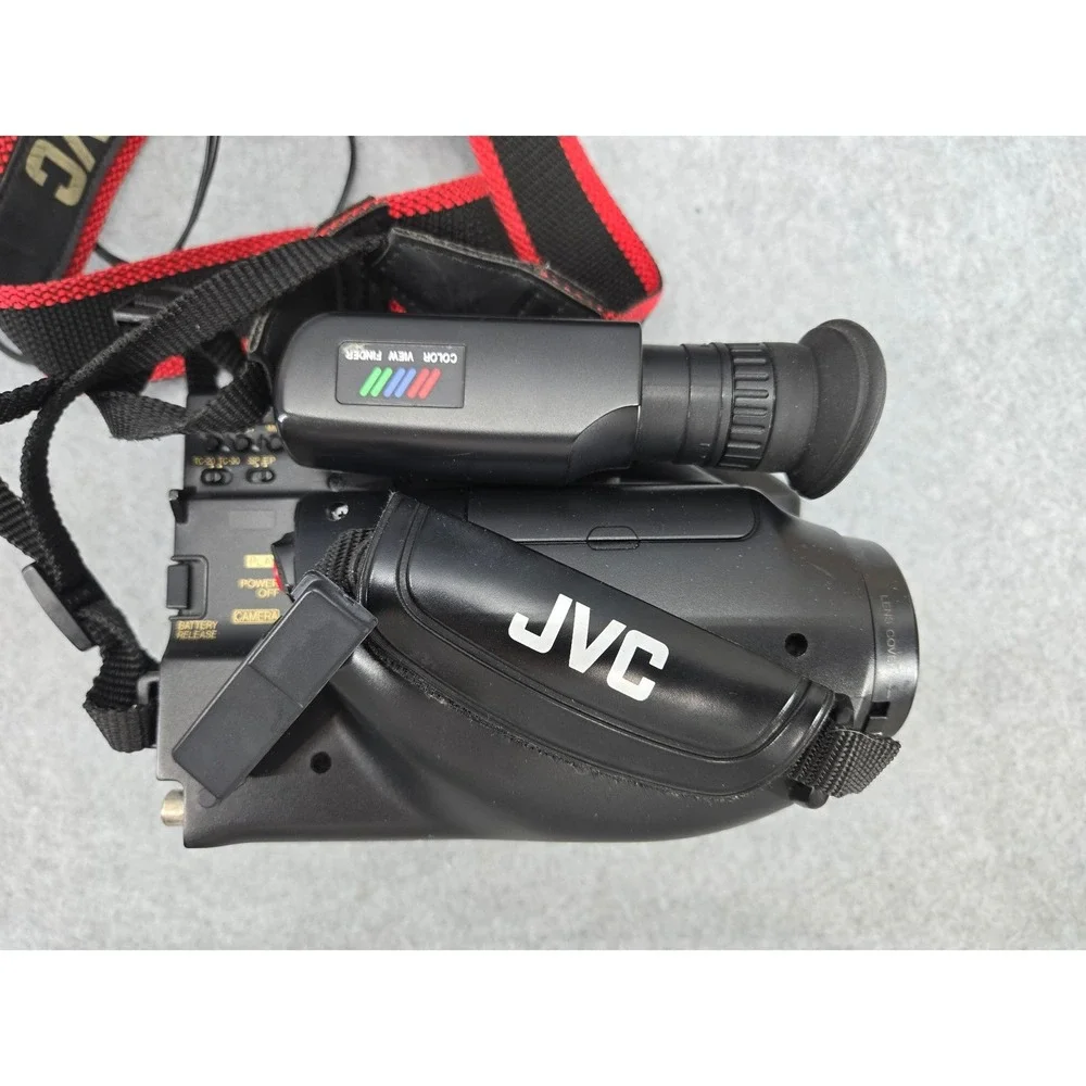 JVC Videomovie GR-AX70U Compact VHS Camcorder 12x Zoom 1994 Ambico Bag Japan